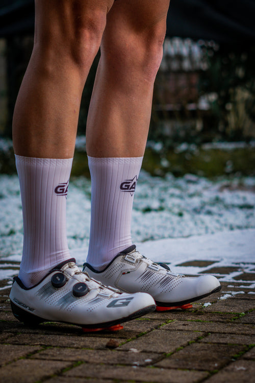 Silver Aero pack: 1x Shoe Cover and 2x Socks